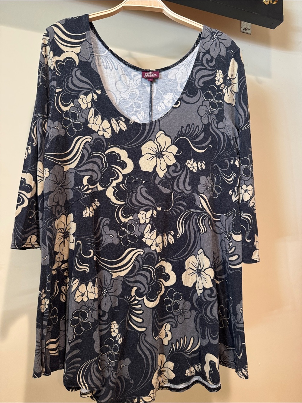 Slightly Swingy Floral Scoop Neck Tunic - Navy & Cream